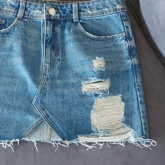 Zara Denim Skirt🛍 - Picture 2 of 10